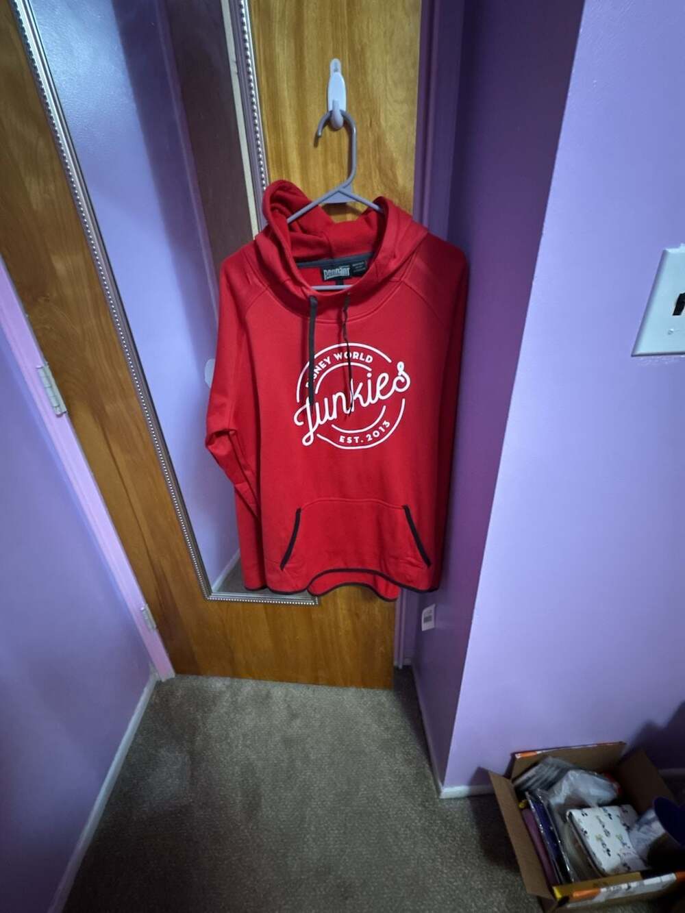 Pennant Disney World Junkies Hoodie Size 2XL Red